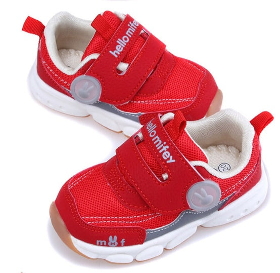 Breathable mesh sports shoes for infants and young children