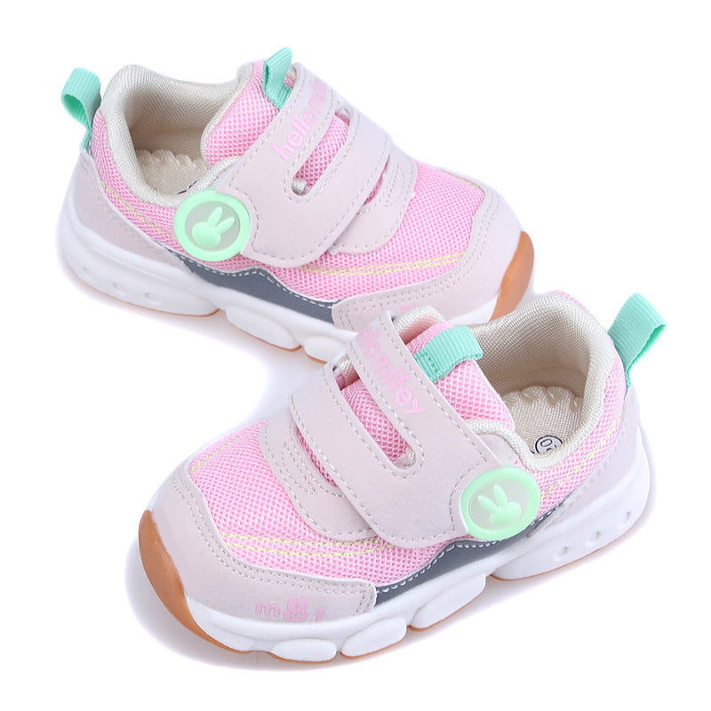 Breathable mesh sports shoes for infants and young children
